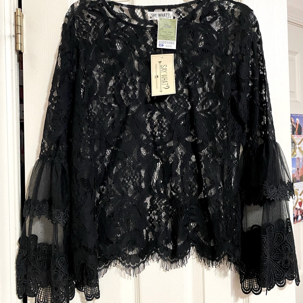 Flowy lace long sleeve blouse